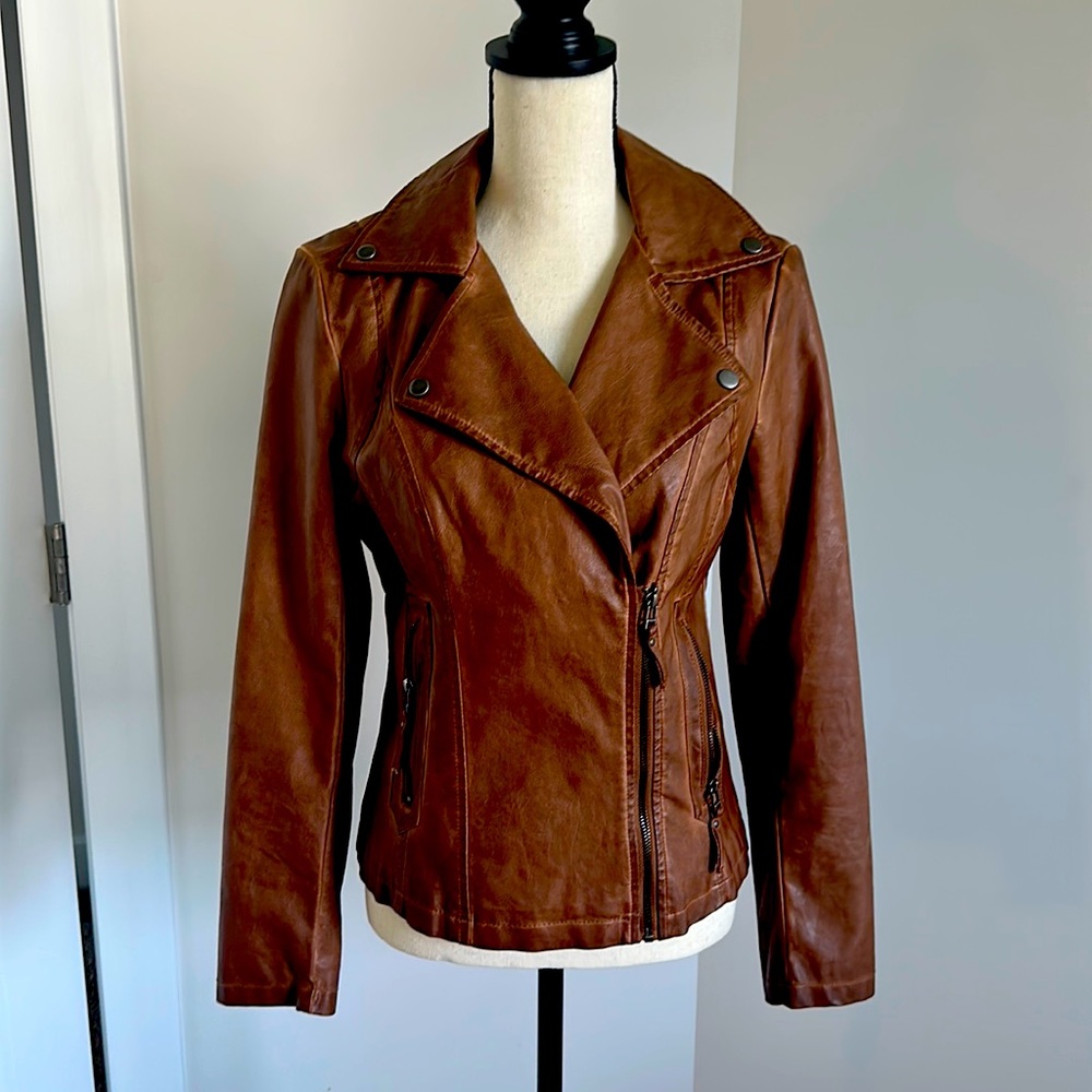 Cute Fall Jacket (leather like)